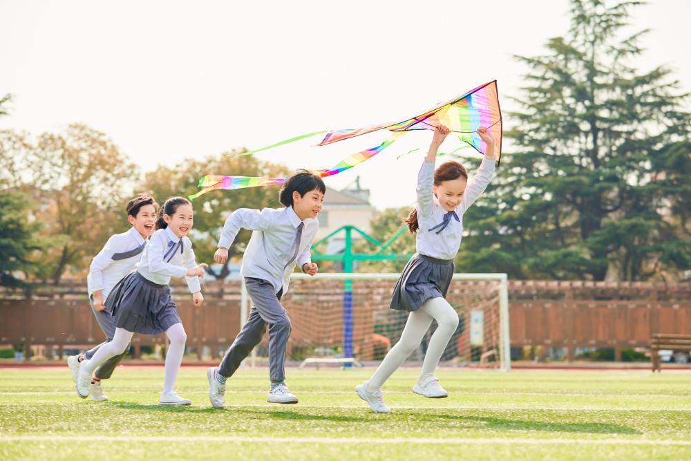 攝圖網(wǎng)_501297342_banner_小學(xué)生放風(fēng)箏（非企業(yè)商用）.jpg